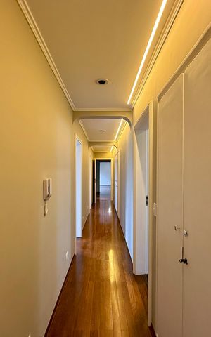 Apartamento à venda com 320m², 4 quartos e 4 vagas Apartamento à venda com 320m², 4 quartos e 4 vagasCorredor Suítes