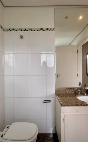 Apartamento à venda com 320m², 4 quartos e 4 vagas Apartamento à venda com 320m², 4 quartos e 4 vagasBanheiro Suíte 1