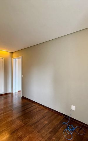 Apartamento à venda com 320m², 4 quartos e 4 vagas Apartamento à venda com 320m², 4 quartos e 4 vagasSuíte 3