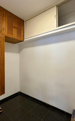 Apartamento à venda com 320m², 4 quartos e 4 vagas Apartamento à venda com 320m², 4 quartos e 4 vagasQuarto de Serviço