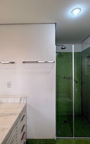 Apartamento à venda com 320m², 4 quartos e 4 vagas Apartamento à venda com 320m², 4 quartos e 4 vagasBanheiro Suíte 3