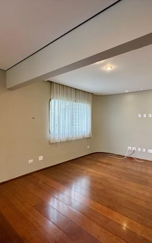 Apartamento à venda com 320m², 4 quartos e 4 vagas Apartamento à venda com 320m², 4 quartos e 4 vagasSala