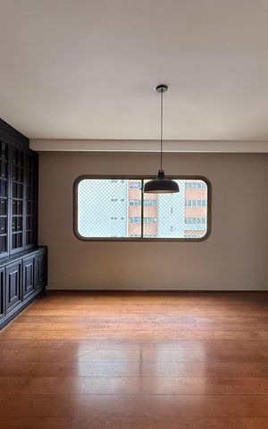 Apartamento à venda com 320m², 4 quartos e 4 vagas Apartamento à venda com 320m², 4 quartos e 4 vagasSala