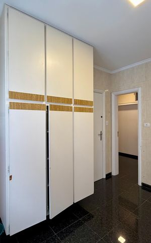 Apartamento à venda com 320m², 4 quartos e 4 vagas Apartamento à venda com 320m², 4 quartos e 4 vagasÁrea de Serviço