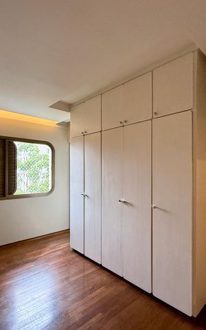 Apartamento à venda com 320m², 4 quartos e 4 vagas Apartamento à venda com 320m², 4 quartos e 4 vagasSuíte 3