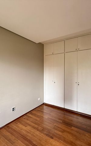 Apartamento à venda com 320m², 4 quartos e 4 vagas Apartamento à venda com 320m², 4 quartos e 4 vagasSuíte 2