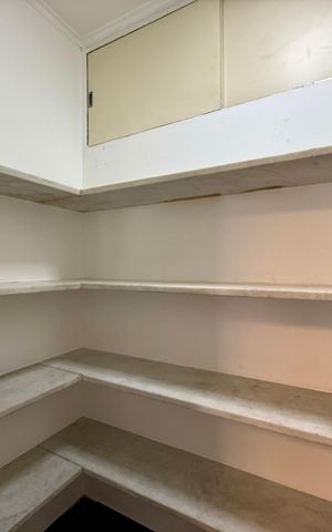 Apartamento à venda com 320m², 4 quartos e 4 vagas Apartamento à venda com 320m², 4 quartos e 4 vagasDespensa
