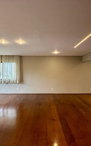 Apartamento à venda com 320m², 4 quartos e 4 vagas Apartamento à venda com 320m², 4 quartos e 4 vagasSala