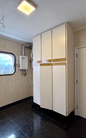 Apartamento à venda com 320m², 4 quartos e 4 vagas Apartamento à venda com 320m², 4 quartos e 4 vagasÁrea de Serviço
