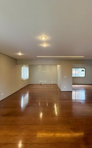 Apartamento à venda com 320m², 4 quartos e 4 vagas Apartamento à venda com 320m², 4 quartos e 4 vagasSala