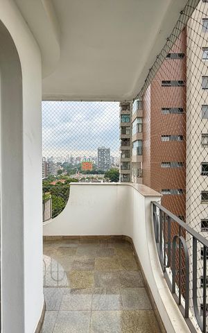 Apartamento à venda com 320m², 4 quartos e 4 vagas Apartamento à venda com 320m², 4 quartos e 4 vagasSacada Suíte 4
