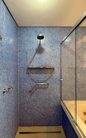 Apartamento à venda com 320m², 4 quartos e 4 vagas Apartamento à venda com 320m², 4 quartos e 4 vagasBanheiro Suíte 4