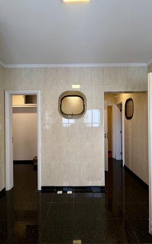 Apartamento à venda com 320m², 4 quartos e 4 vagas Apartamento à venda com 320m², 4 quartos e 4 vagasÁrea de Serviço