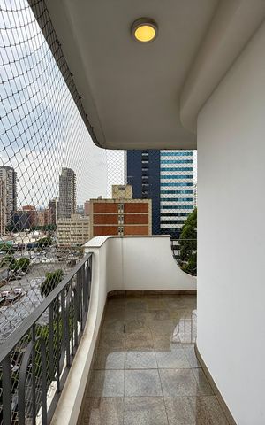 Apartamento à venda com 320m², 4 quartos e 4 vagas Apartamento à venda com 320m², 4 quartos e 4 vagasSacada Suíte 4