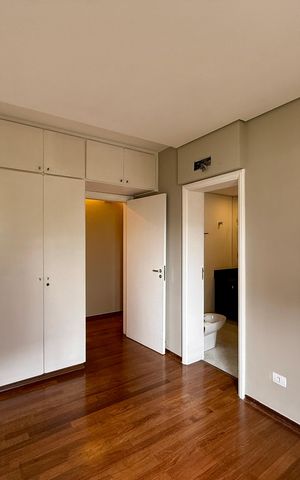 Apartamento à venda com 320m², 4 quartos e 4 vagas Apartamento à venda com 320m², 4 quartos e 4 vagasSuíte 2