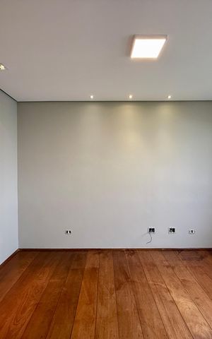 Apartamento à venda com 320m², 4 quartos e 4 vagas Apartamento à venda com 320m², 4 quartos e 4 vagasSala