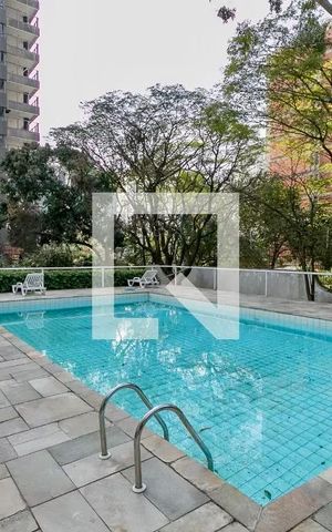 Apartamento à venda com 320m², 4 quartos e 4 vagas Apartamento à venda com 320m², 4 quartos e 4 vagasPiscina