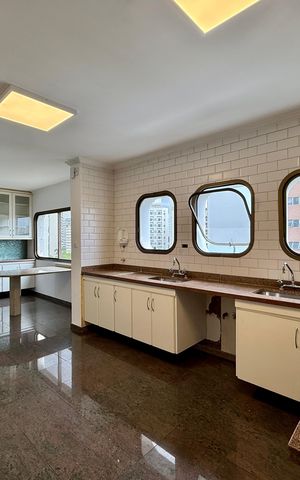 Apartamento à venda com 320m², 4 quartos e 4 vagas Apartamento à venda com 320m², 4 quartos e 4 vagasCozinha