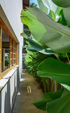 Casa à venda com 332m², 5 quartos e 3 vagasCorredor Externo