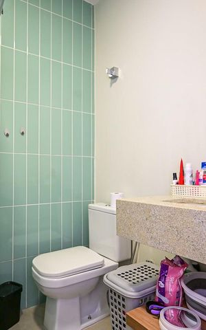 Casa à venda com 332m², 5 quartos e 3 vagasBanheiro Suíte do Salão 