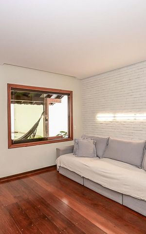 Casa à venda com 332m², 5 quartos e 3 vagasSala de Tv