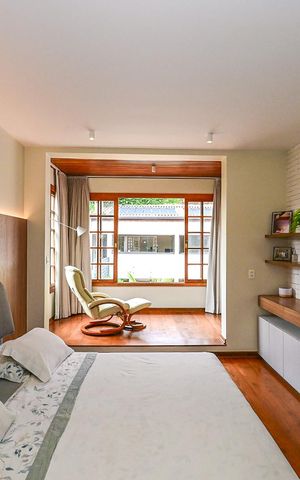 Casa à venda com 332m², 5 quartos e 3 vagasSuíte