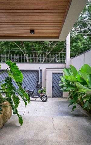 Casa à venda com 332m², 5 quartos e 3 vagasEntrada