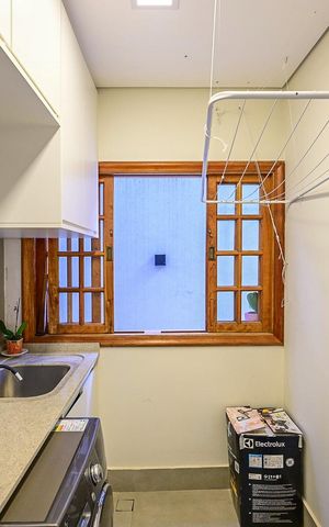 Casa à venda com 332m², 5 quartos e 3 vagasÁrea de Serviço 