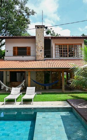 Casa à venda com 332m², 5 quartos e 3 vagasFachada Posterior