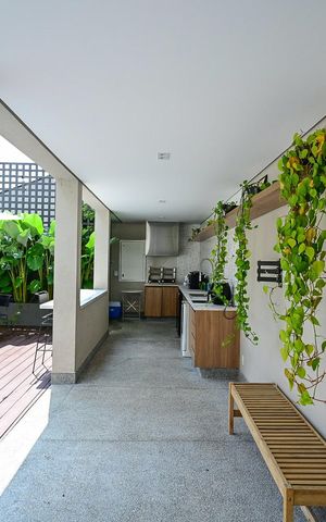Casa à venda com 332m², 5 quartos e 3 vagasVaranda