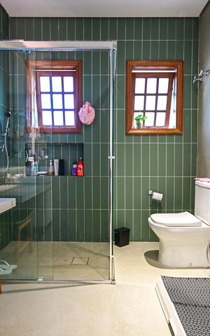 Casa à venda com 332m², 5 quartos e 3 vagasBanheiro