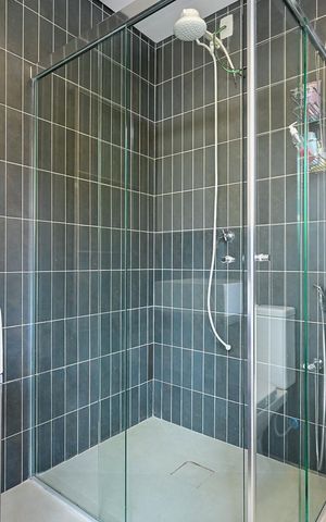 Casa à venda com 332m², 5 quartos e 3 vagasBanheiro da Piscina