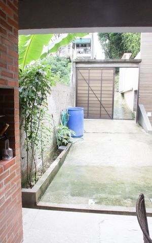 Casa à venda com 76m², 3 quartos e 1 vagaQuintal