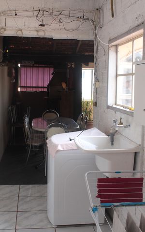 Casa à venda com 300m², 5 quartos e 1 vagaÁrea de Serviço