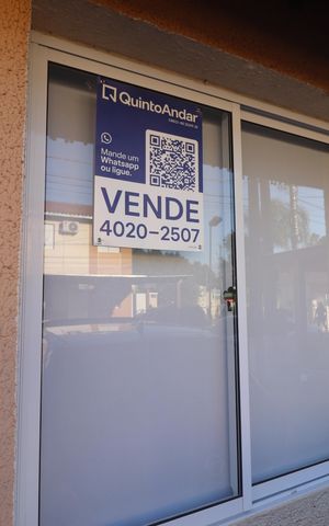 Casa à venda com 112m², 3 quartos e 2 vagasplaca na janela