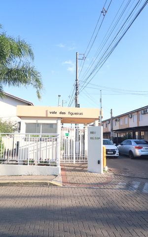 Casa à venda com 112m², 3 quartos e 2 vagasFachada e portaria