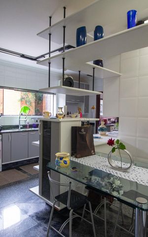 Casa para alugar com 334m², 3 quartos e 3 vagasCozinha 