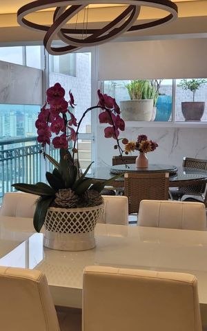 Apartamento à venda com 332m², 5 quartos e 4 vagas