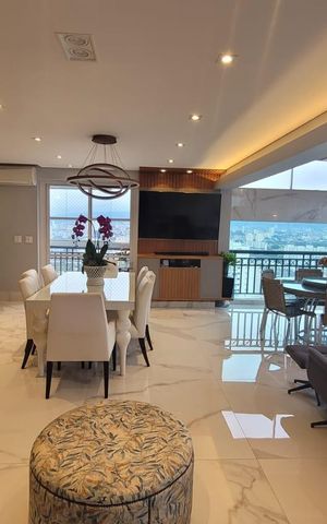 Apartamento à venda com 332m², 5 quartos e 4 vagas