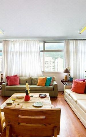 Apartamento à venda com 206m², 4 quartos e 2 vagas Apartamento à venda com 206m², 4 quartos e 2 vagasSala