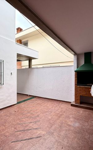 Casa para alugar com 222m², 3 quartos e 2 vagas Casa para alugar com 222m², 3 quartos e 2 vagasQuintal