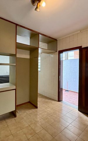 Casa para alugar com 222m², 3 quartos e 2 vagas Casa para alugar com 222m², 3 quartos e 2 vagasCozinha
