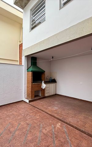 Casa para alugar com 222m², 3 quartos e 2 vagas Casa para alugar com 222m², 3 quartos e 2 vagasQuintal