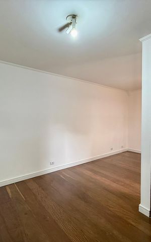Casa para alugar com 222m², 3 quartos e 2 vagas Casa para alugar com 222m², 3 quartos e 2 vagasSala