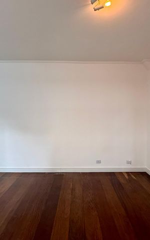 Casa para alugar com 222m², 3 quartos e 2 vagas Casa para alugar com 222m², 3 quartos e 2 vagasSala