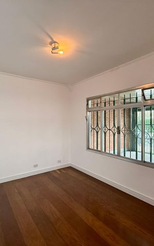 Casa para alugar com 222m², 3 quartos e 2 vagas Casa para alugar com 222m², 3 quartos e 2 vagasSala