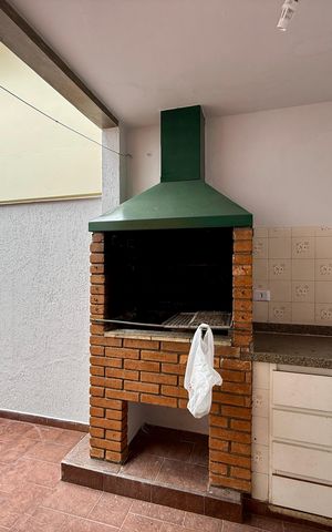 Casa para alugar com 222m², 3 quartos e 2 vagas Casa para alugar com 222m², 3 quartos e 2 vagasQuintal
