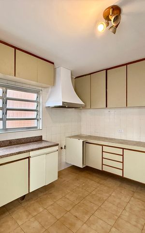 Casa para alugar com 222m², 3 quartos e 2 vagas Casa para alugar com 222m², 3 quartos e 2 vagasCozinha