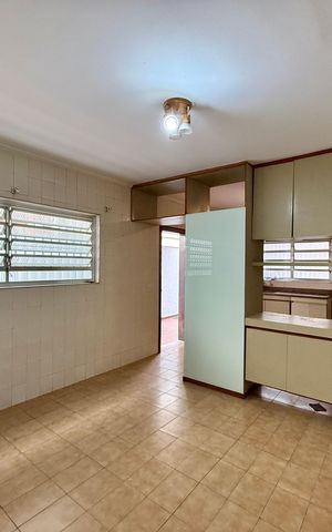 Casa para alugar com 222m², 3 quartos e 2 vagas Casa para alugar com 222m², 3 quartos e 2 vagasCopa