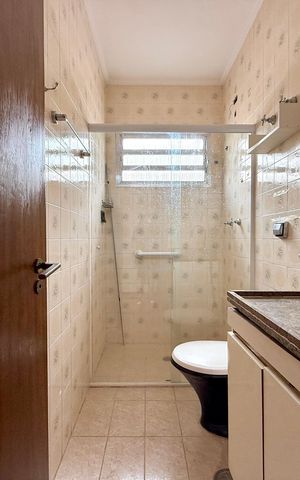 Casa para alugar com 222m², 3 quartos e 2 vagas Casa para alugar com 222m², 3 quartos e 2 vagasBanheiro Suíte